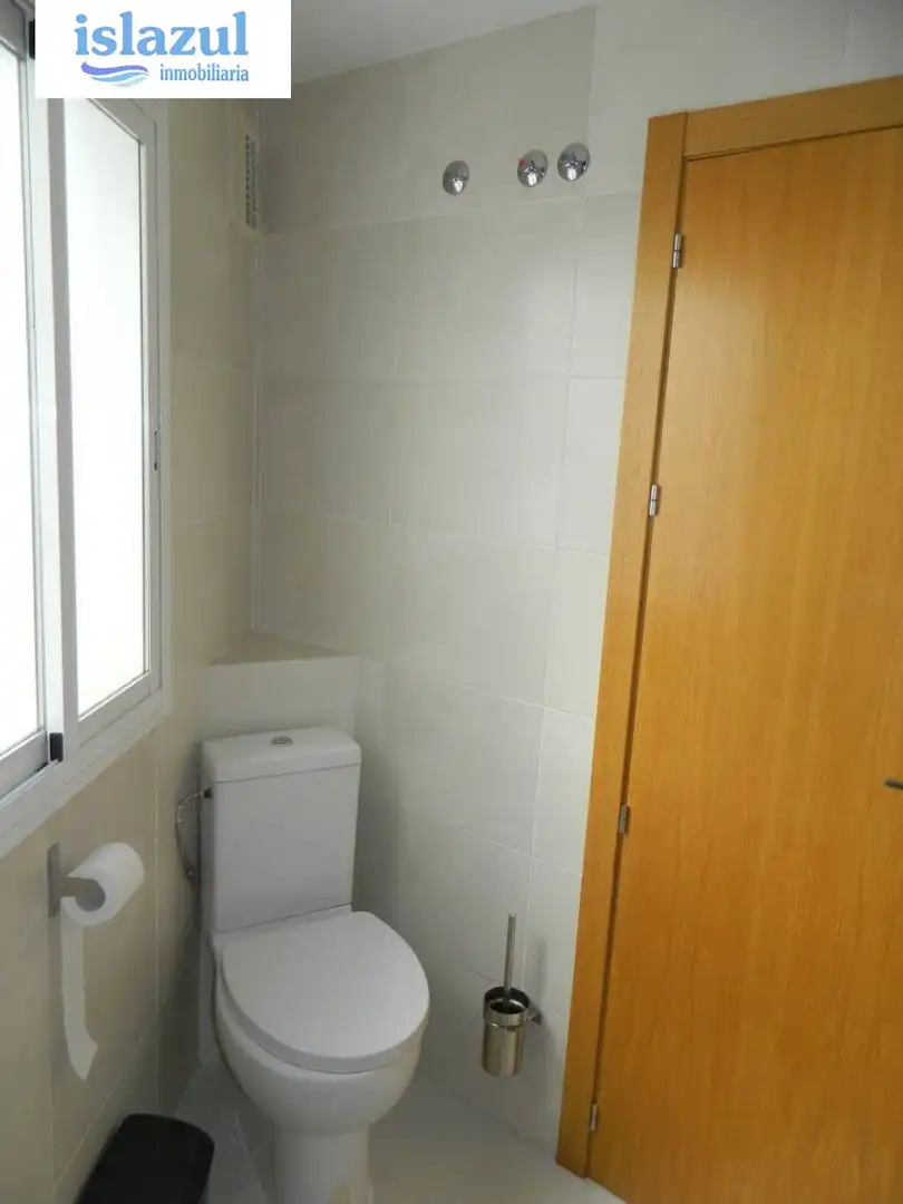 Baño de Apartamento de alquiler en Isla Cristina con Aire acondicionado, Jardín privado y Terraza