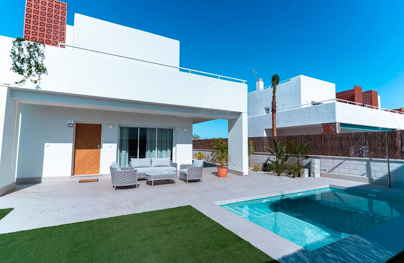 Exterior view of House or chalet for sale in Pilar de la Horadada  with Air Conditioner, Heating and Private garden