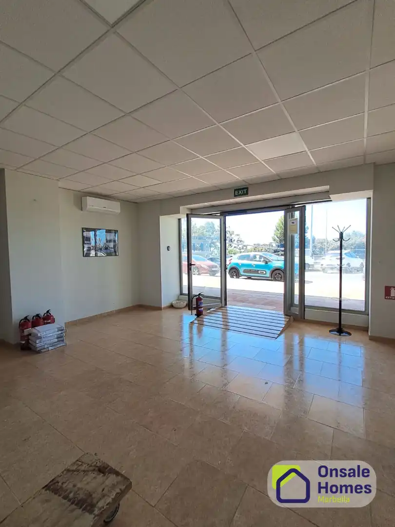 Local de lloguer en Marbella amb Aire condicionat i Alarma