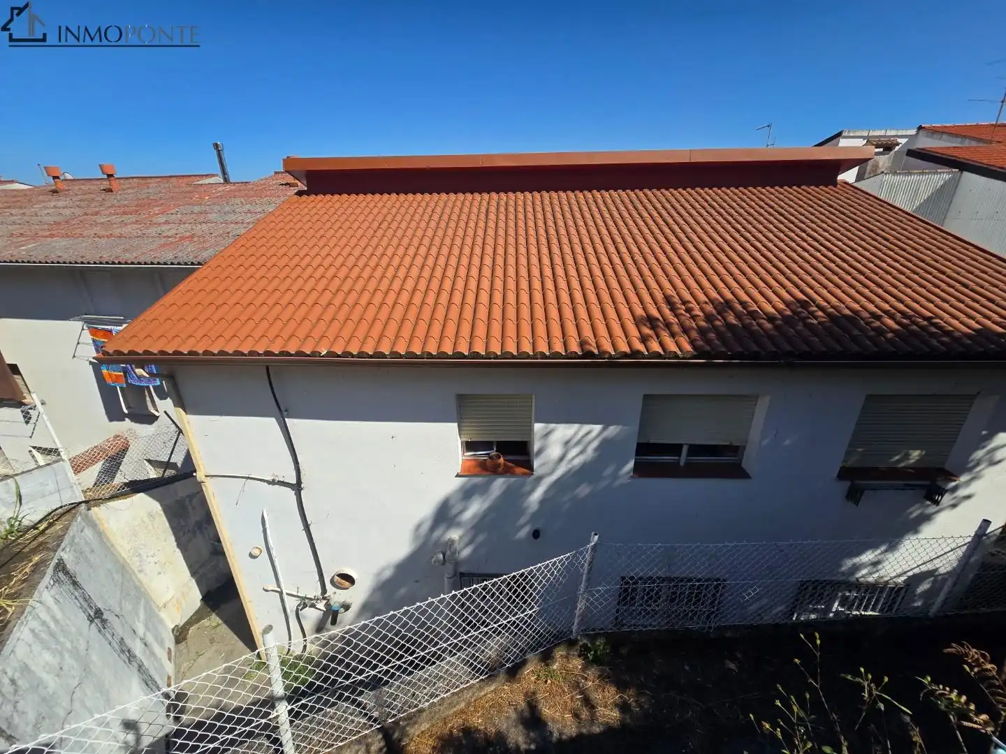 Vista exterior de Casa o xalet en venda en Poio amb Jardí privat