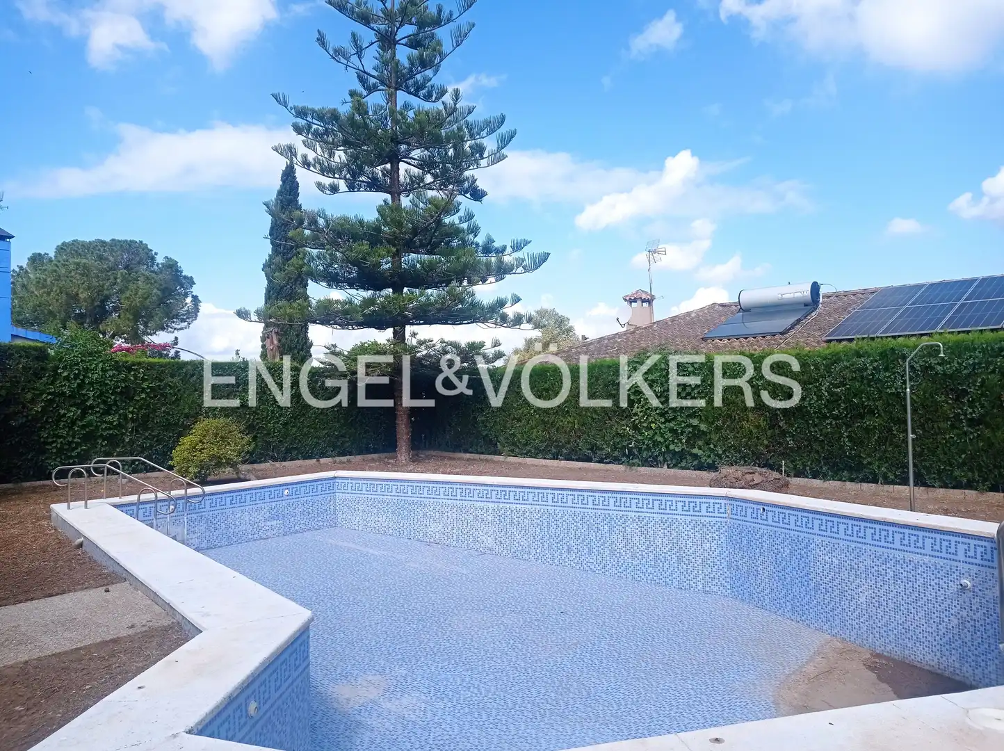 Piscina de Casa o chalet en venta en Dos Hermanas con Calefacción, Jardín privado y Terraza