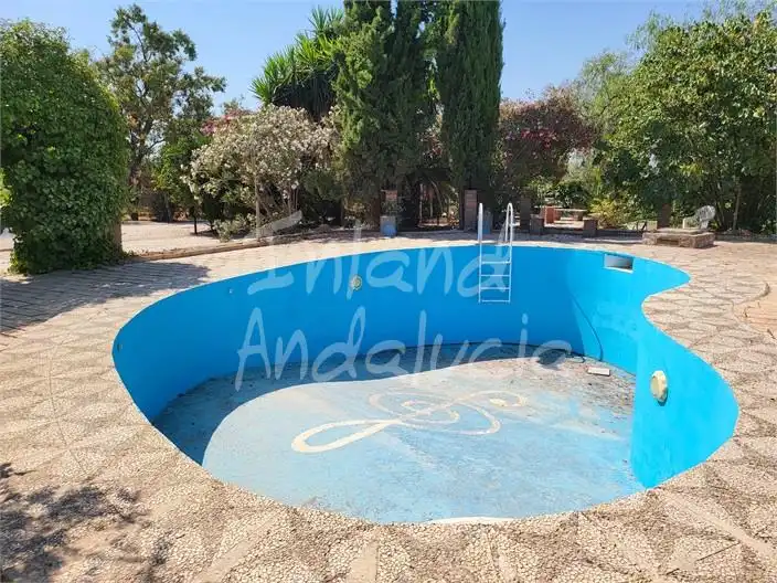 Casa con piscina en venta en Puente Genil, imagen 3