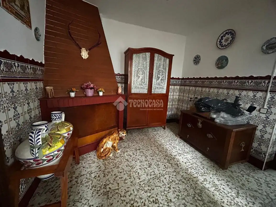 Dormitori de Casa adosada en venda en La Rinconada amb Aire condicionat i Calefacció