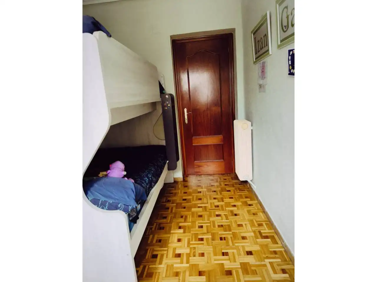 Dormitori de Pis en venda en Burgos amb Calefacció, Parquet i Terrassa