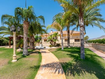 Villa con piscina in vendita a carretera Hondón