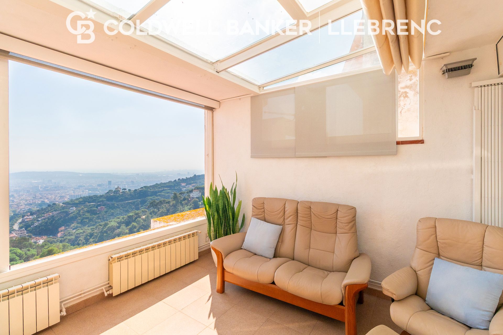 Exterior view of Flat for sale in  Barcelona Capital  with Heating, Parquet flooring and Terrace