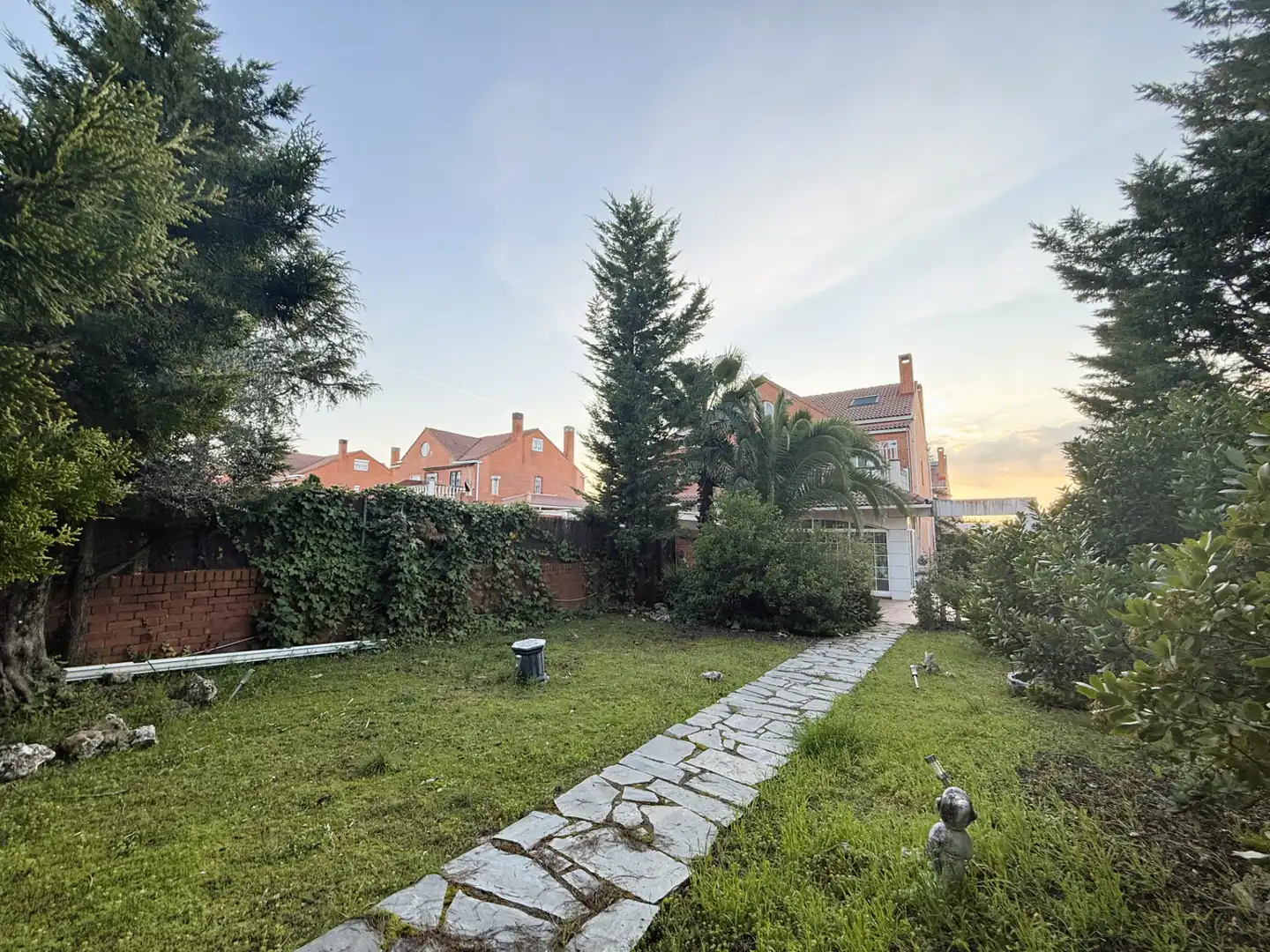 Jardí de Casa adosada en venda en Coslada amb Calefacció, Jardí privat i Terrassa