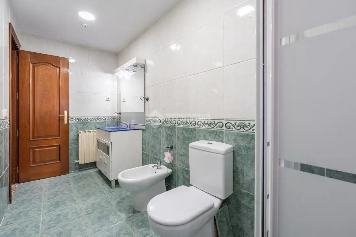 Baño de Piso en venta en Algete con Calefacción y Terraza