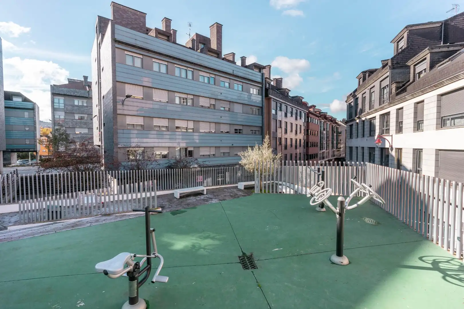 Gebäude zum Verkauf in Calle de Valentín Ochoa, 4, La Felguera