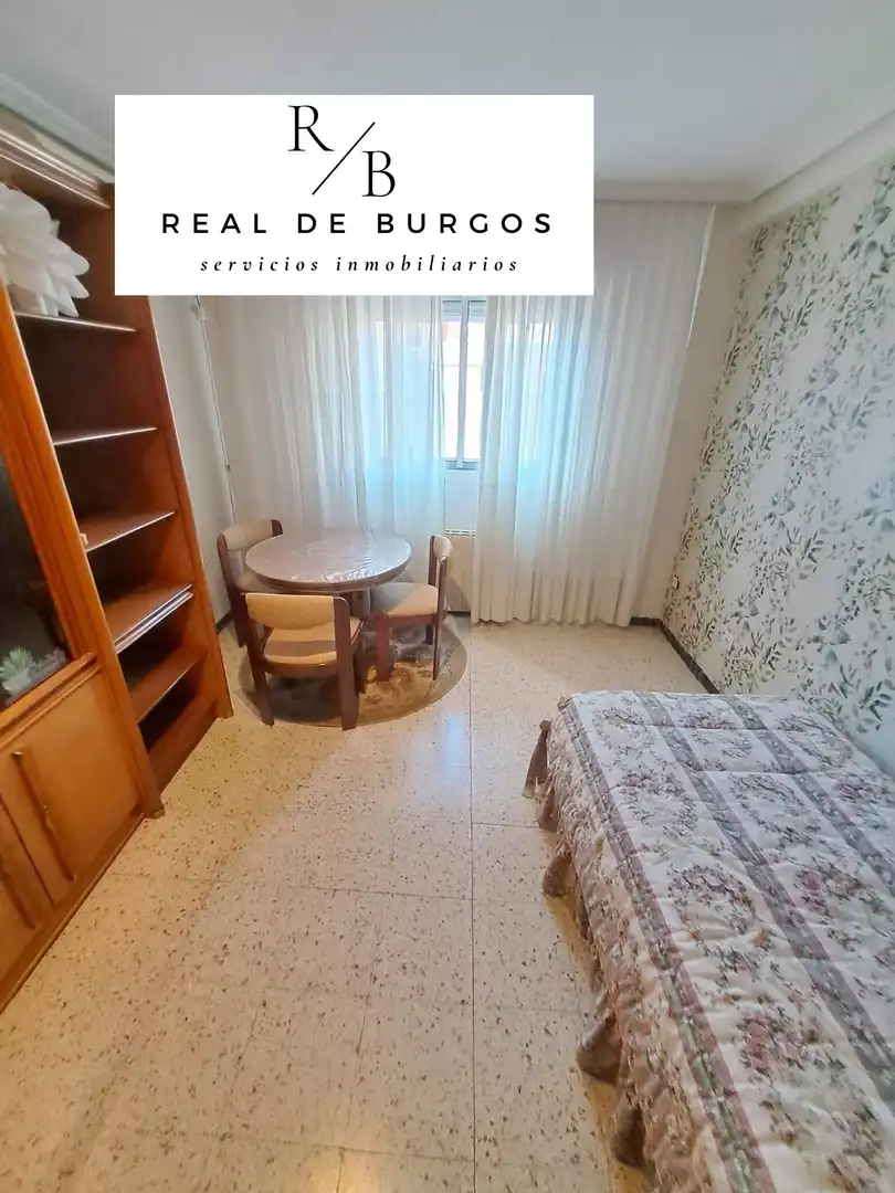 Bedroom of Flat for rent in Valladolid  with Heating, Terrace and Furnished