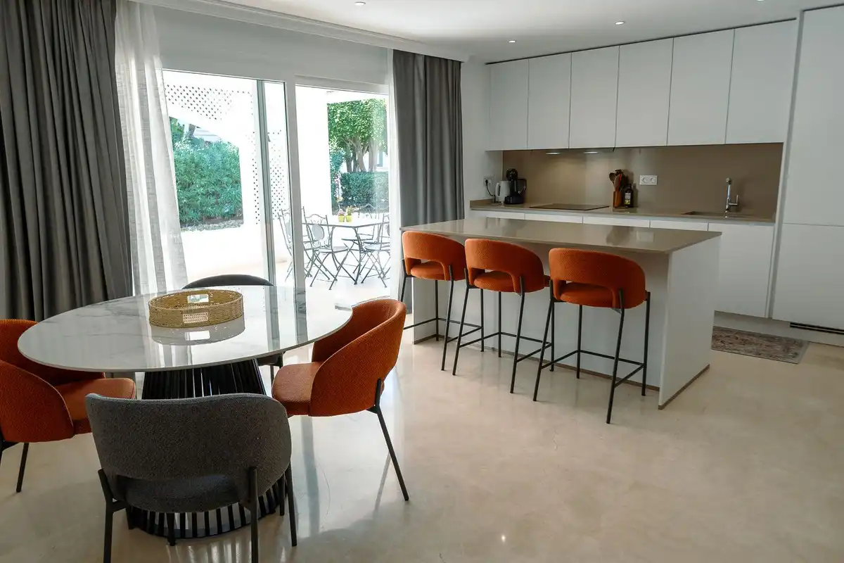 Dining room of Ground floor for rent in Estepona  with Air Conditioner, Terrace and Community pool