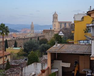 Exterior view of Flat to rent in Girona Capital  with Air Conditioner, Heating and Terrace