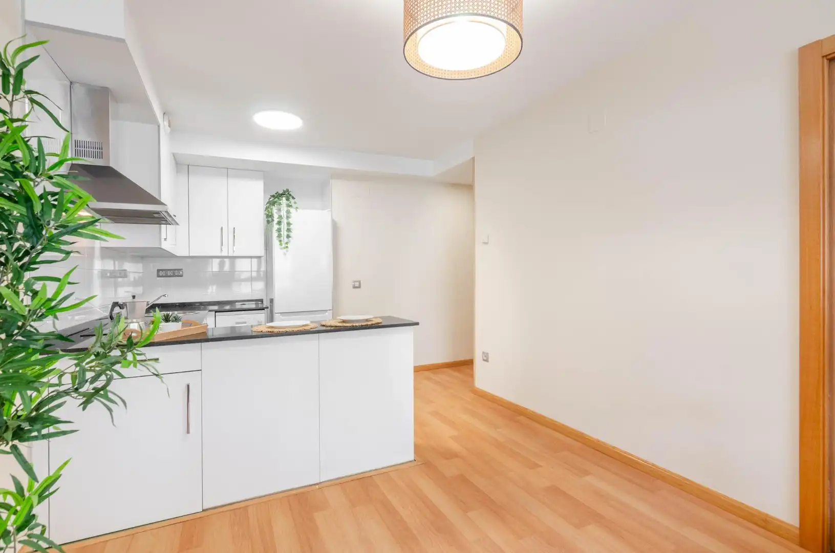 Cuina de Pis en venda en Gijón  amb Calefacció, Parquet i Traster