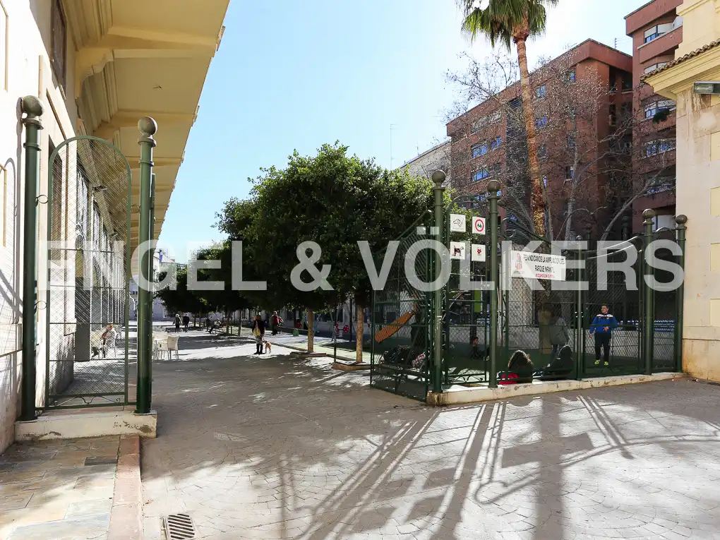 Vista exterior de Piso en venta en Valencia con Aire acondicionado, Calefacción y Parquet