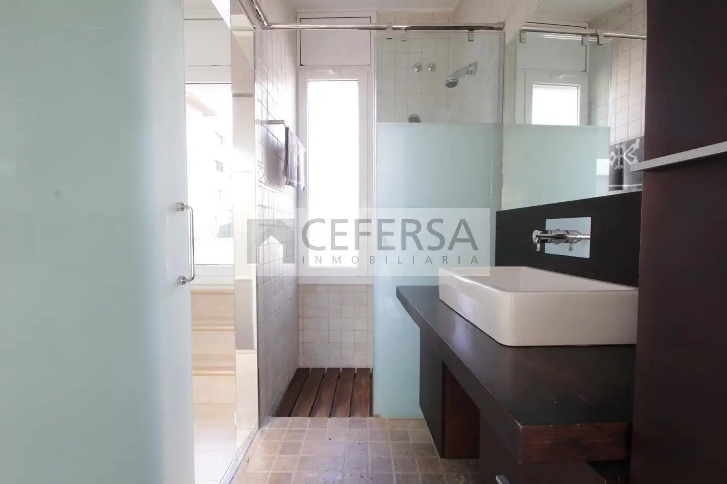 Bany de Casa o xalet en venda en Barcelona amb Aire condicionat, Jardí privat i Terrassa
