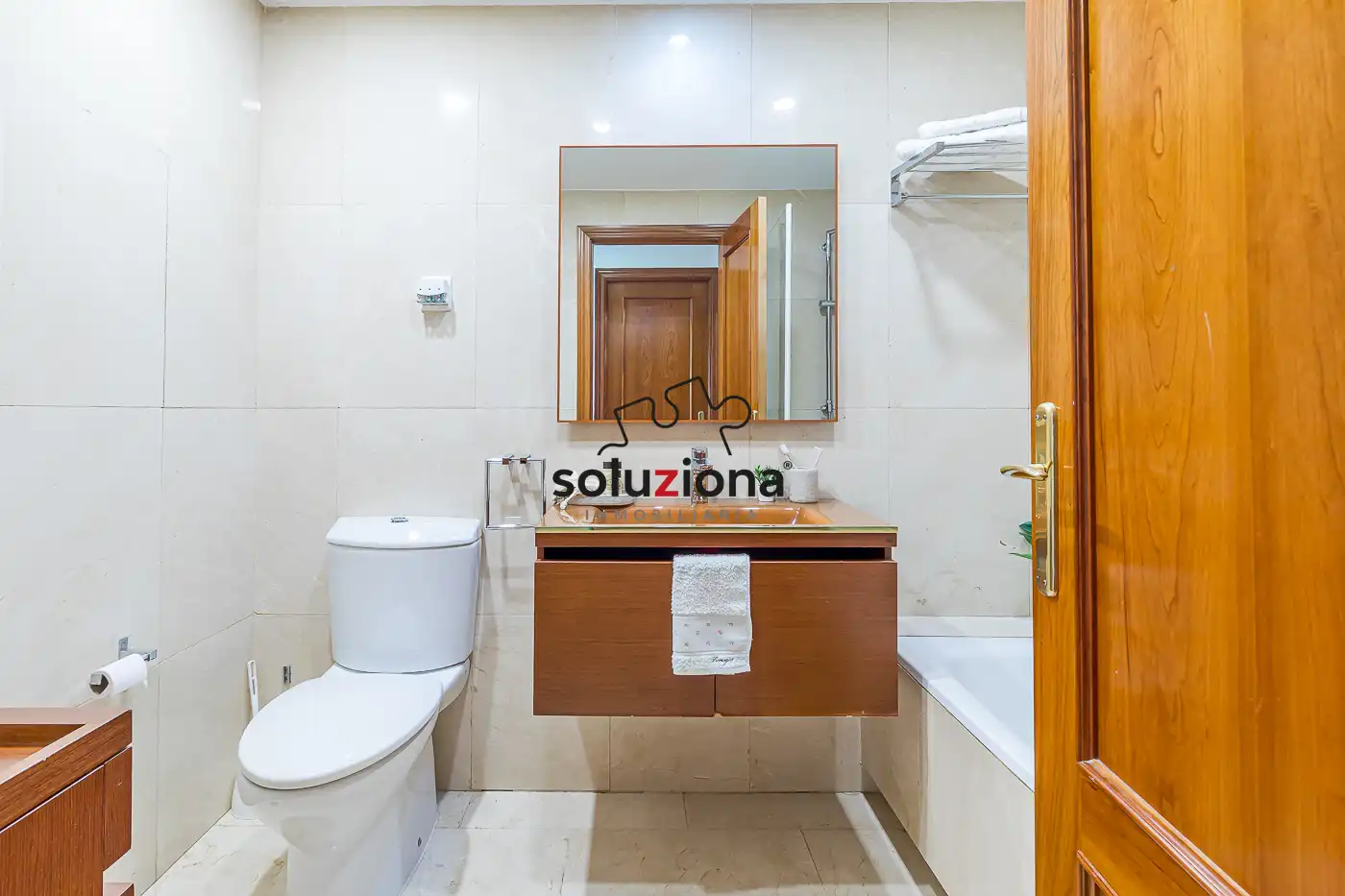 Bathroom of Attic for sale in Getafe  with Air Conditioner, Heating and Parquet flooring