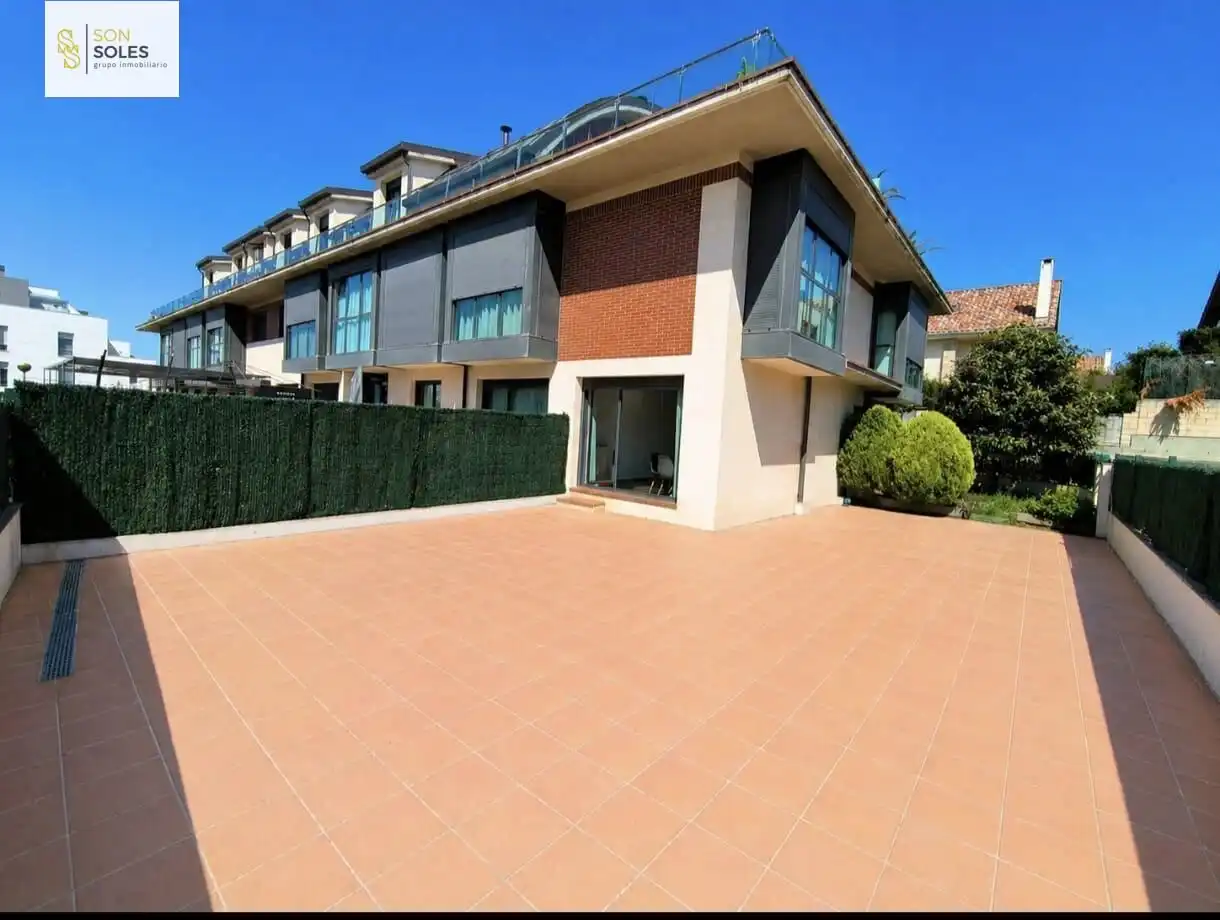 Vista exterior de Dúplex en venda en Santa Cruz de Bezana amb Calefacció, Terrassa i Alarma
