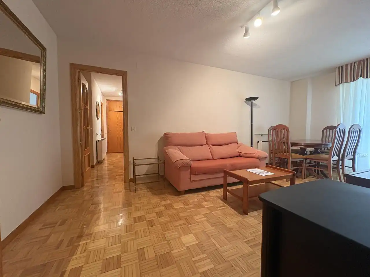 Wohnzimmer von Erdgeschoss zur Miete in San Lorenzo de El Escorial mit Heizung, Parkett und Möbliert