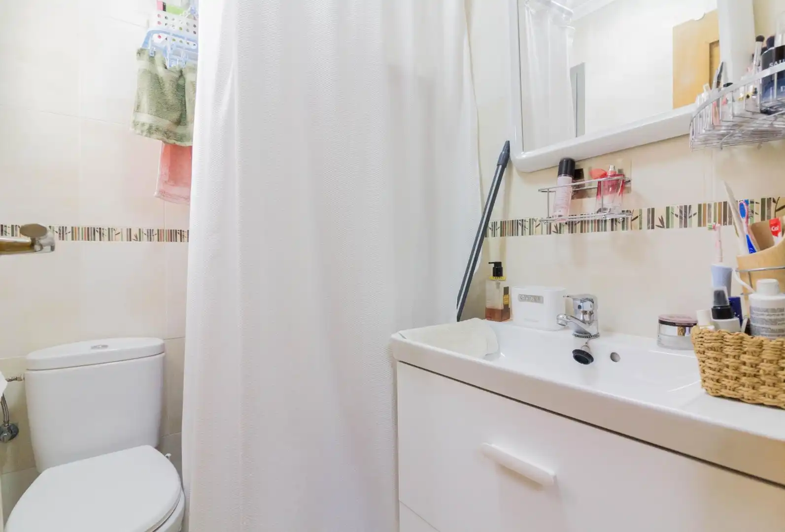 Bathroom of Flat for rent in Redován  with Air Conditioner, Storage room and Furnished