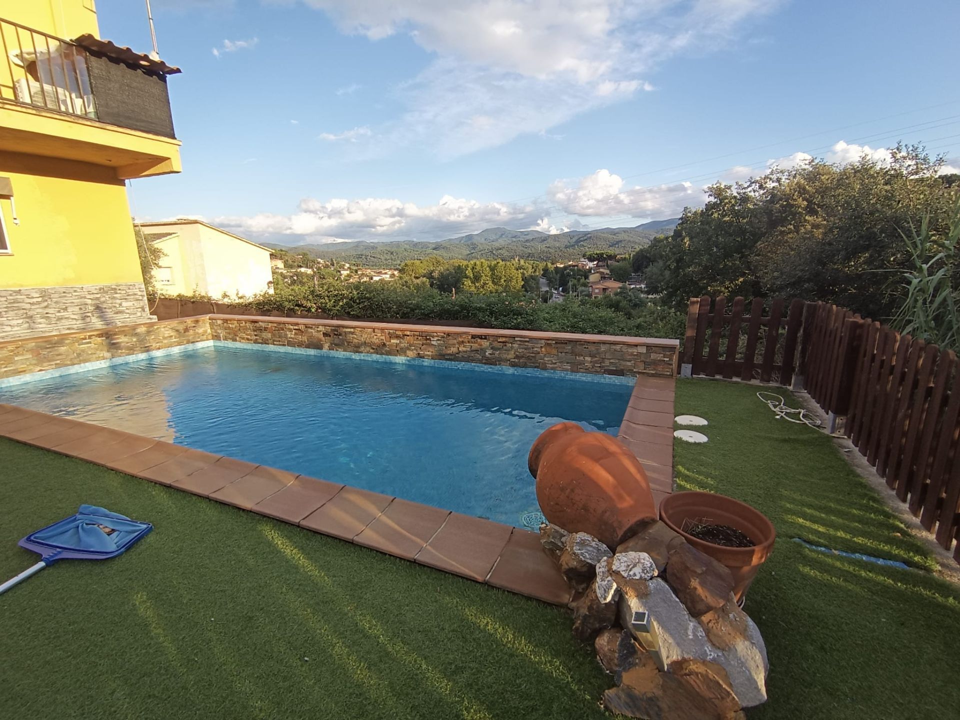 Swimming pool of House or chalet for sale in Riells i Viabrea  with Air Conditioner, Heating and Private garden