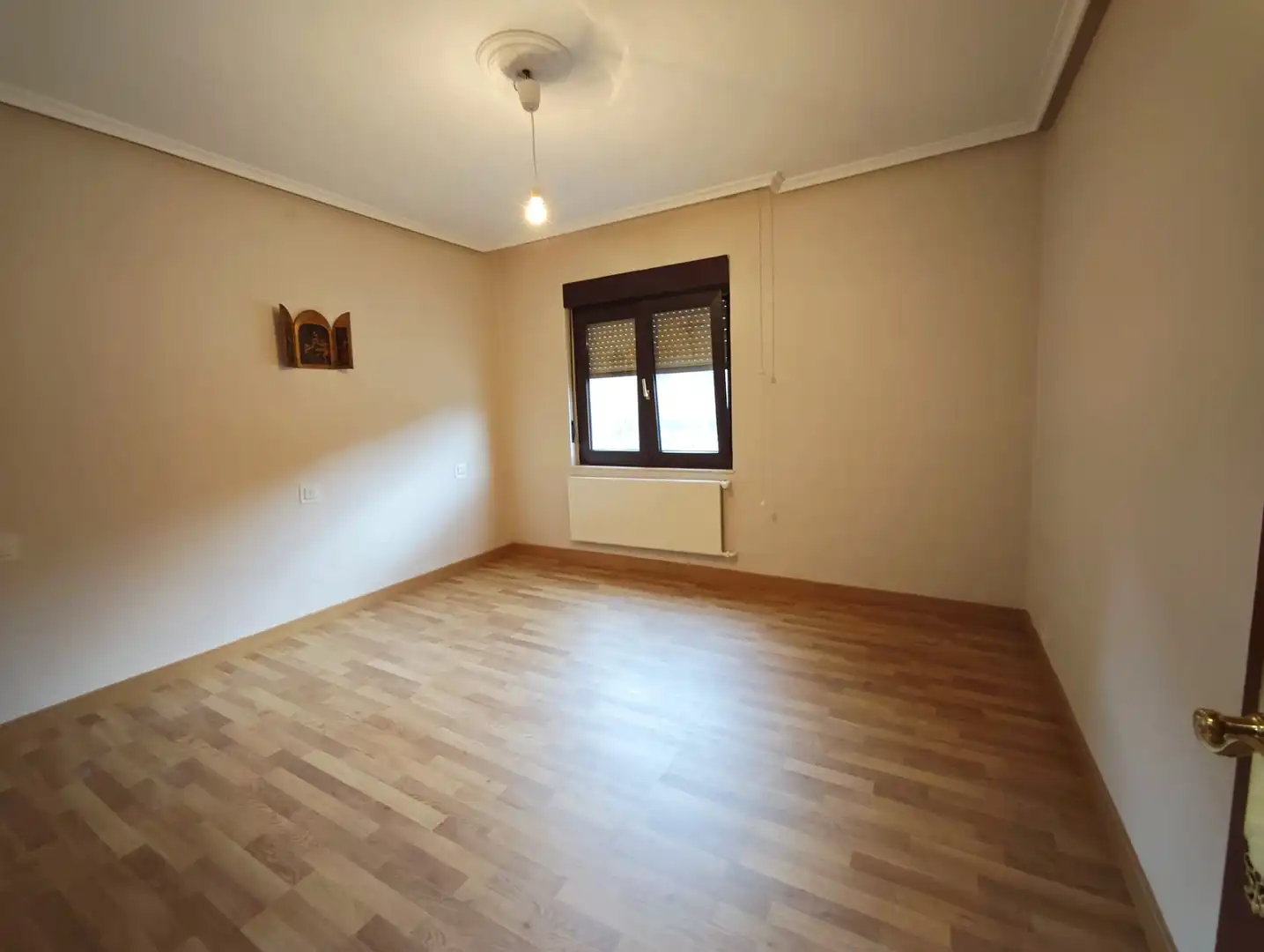 Dormitori de Casa adosada en venda en Aller amb Calefacció, Parquet i Terrassa