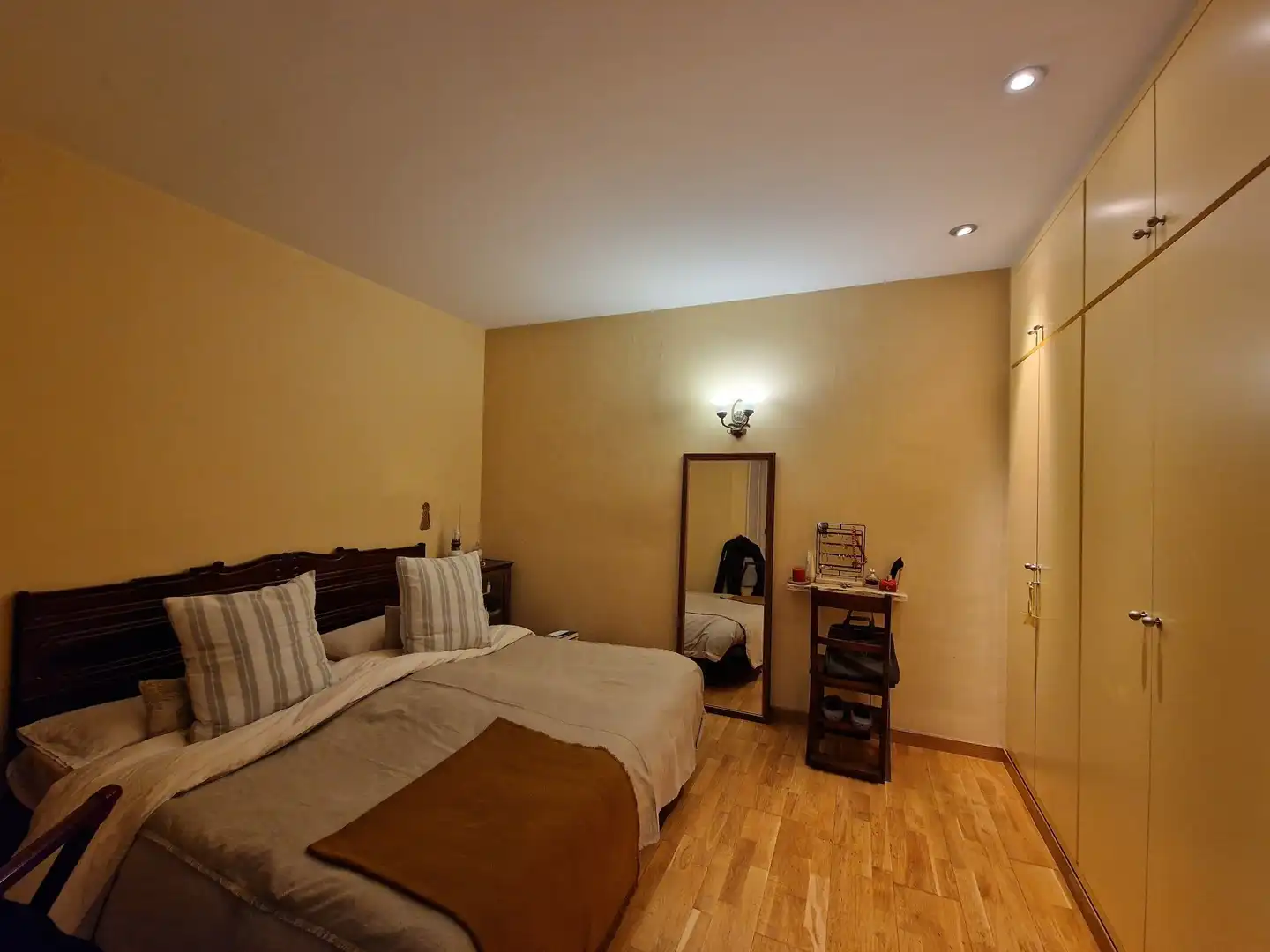 Bedroom of Flat for sale in Girona  with Air Conditioner, Heating and Terrace