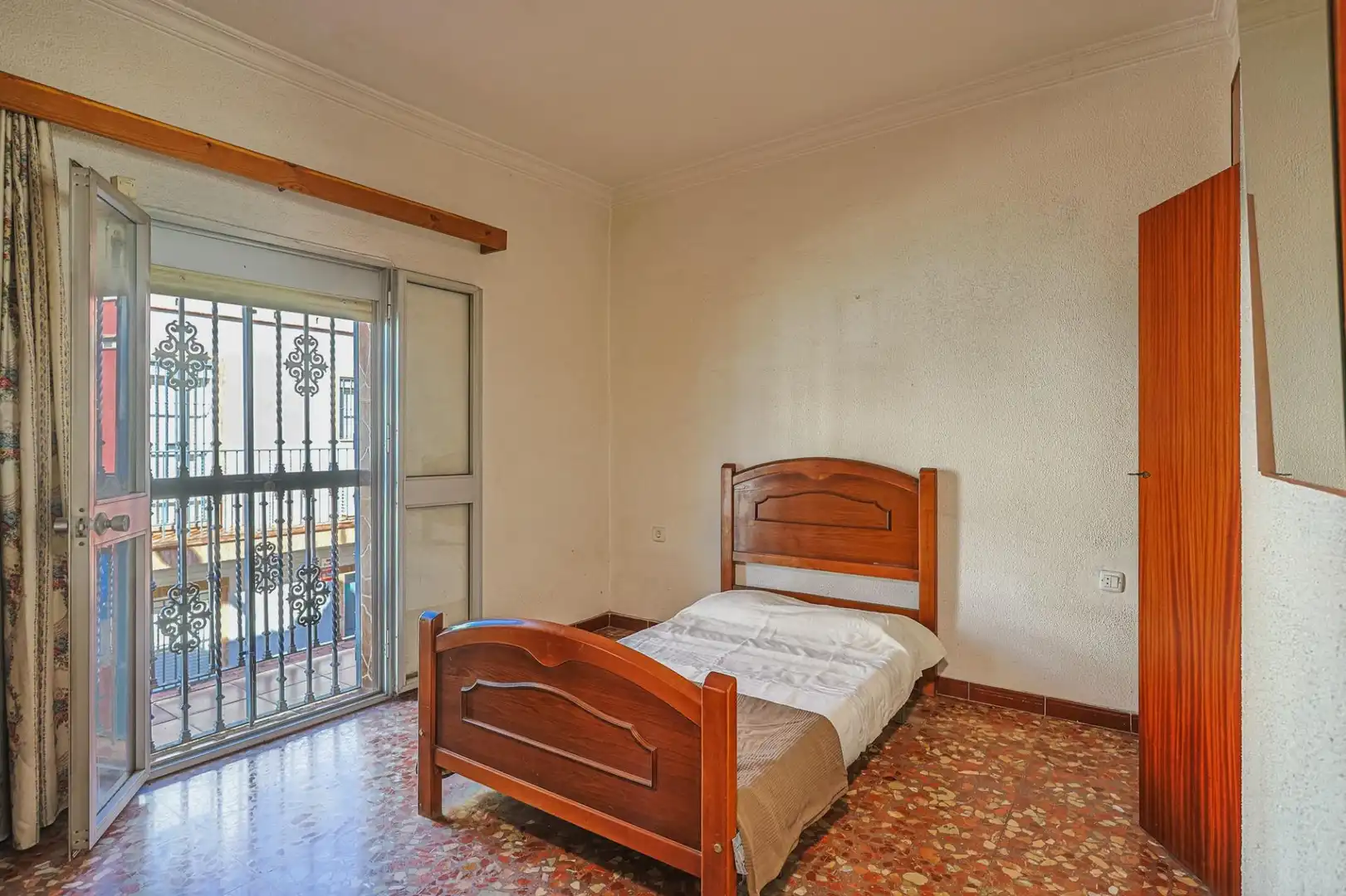 Dormitori de Casa o xalet en venda en Sevilla amb Moblat i Balcó
