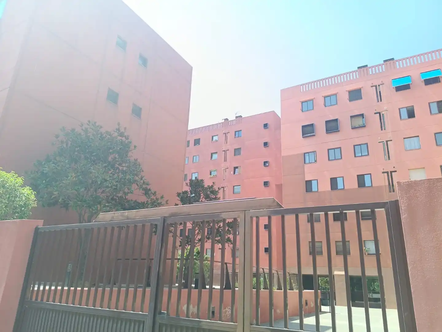 Vista exterior de Pis en venda en Latina