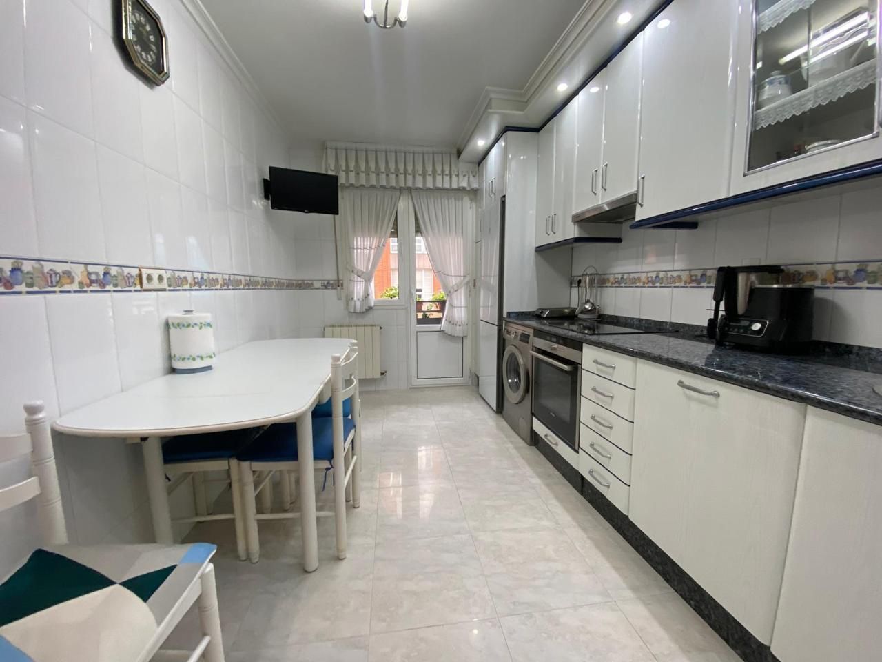 Kitchen of Flat for sale in Durango  with Heating, Furnished and Balcony