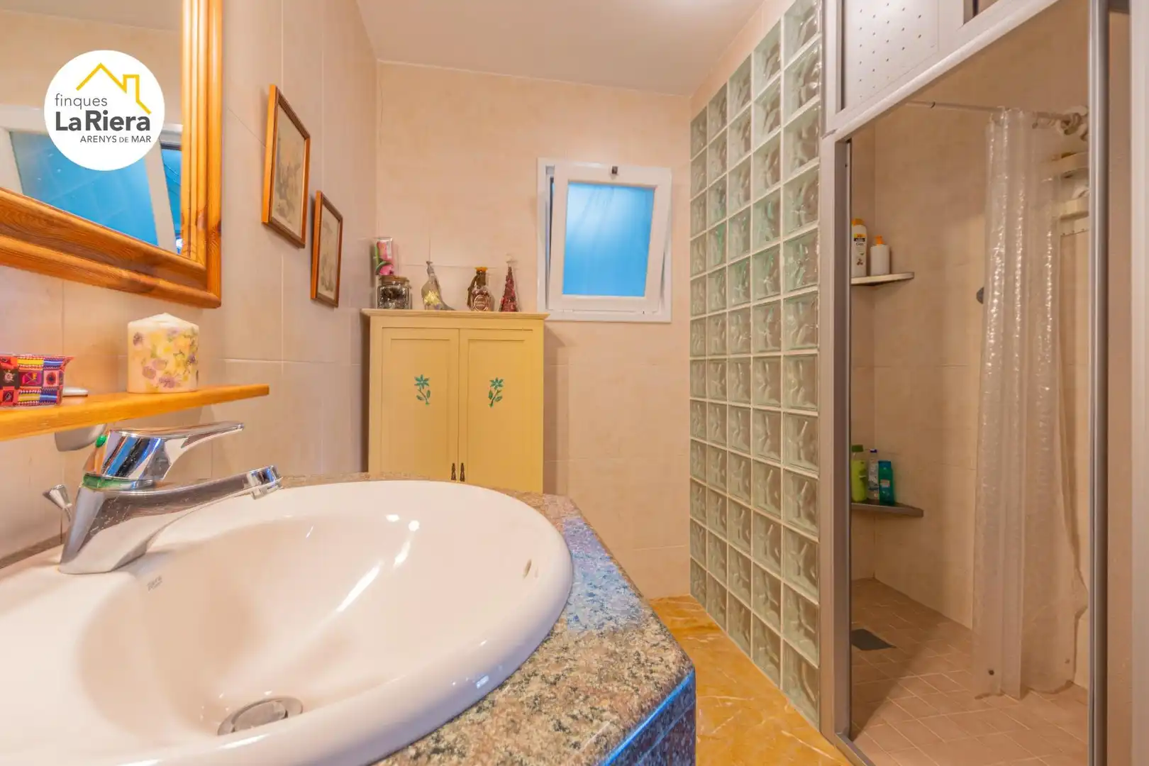Bathroom of Houses for sale in Arenys de Munt