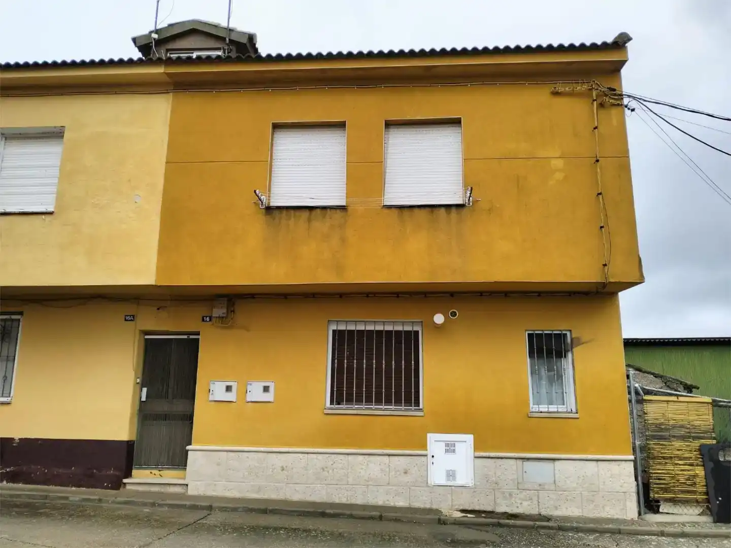 Vista exterior de Casa adosada en venda en San Cebrián de Mazote, Valladolid
