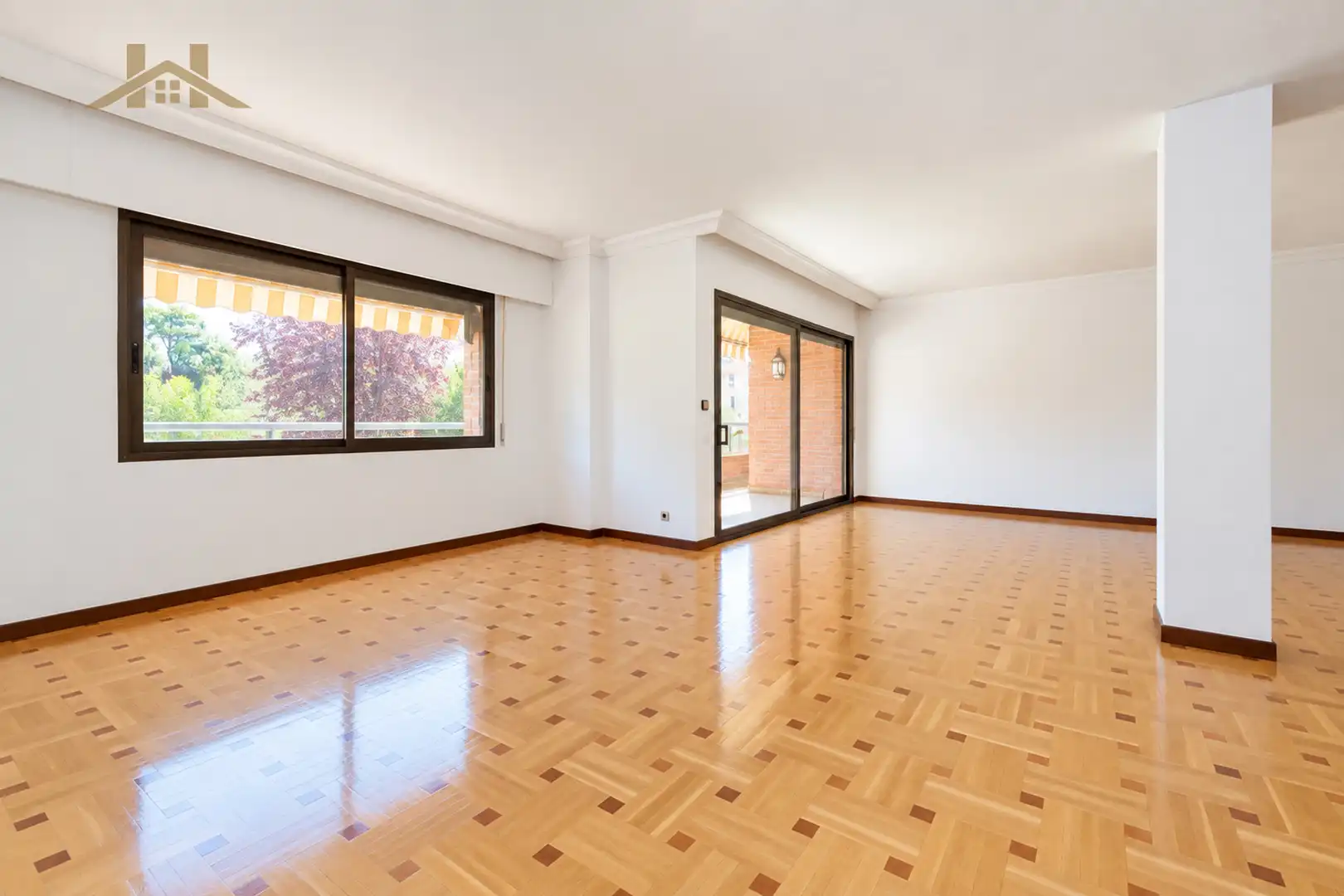 Sala de estar de Piso en venta en Pozuelo de Alarcón con Aire acondicionado, Calefacción y Terraza