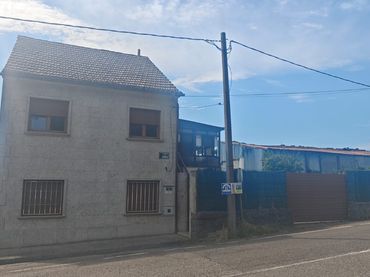 Casa amb jardí en venda a Redondela