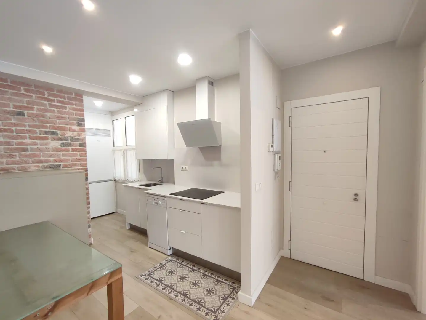 Cocina de Piso de alquiler en Gijón  con Calefacción