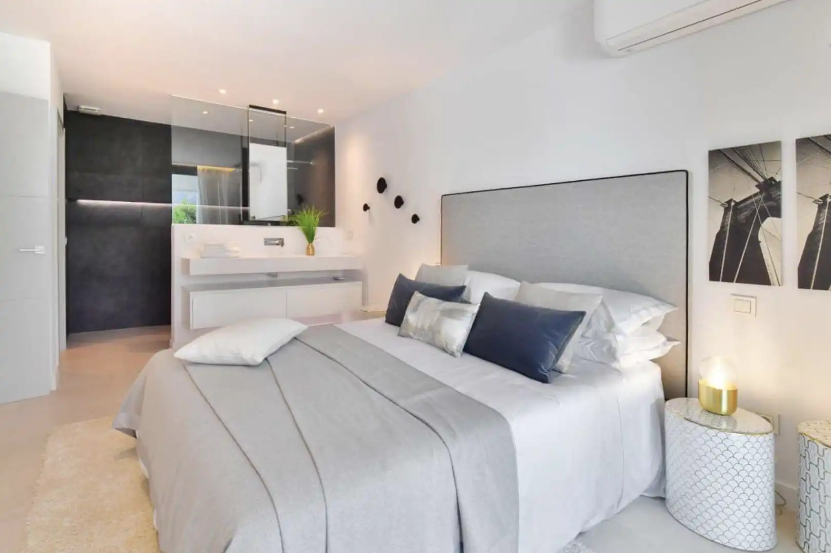Dormitori de Casa o xalet de lloguer en Marbella amb Aire condicionat, Jardí privat i Piscina