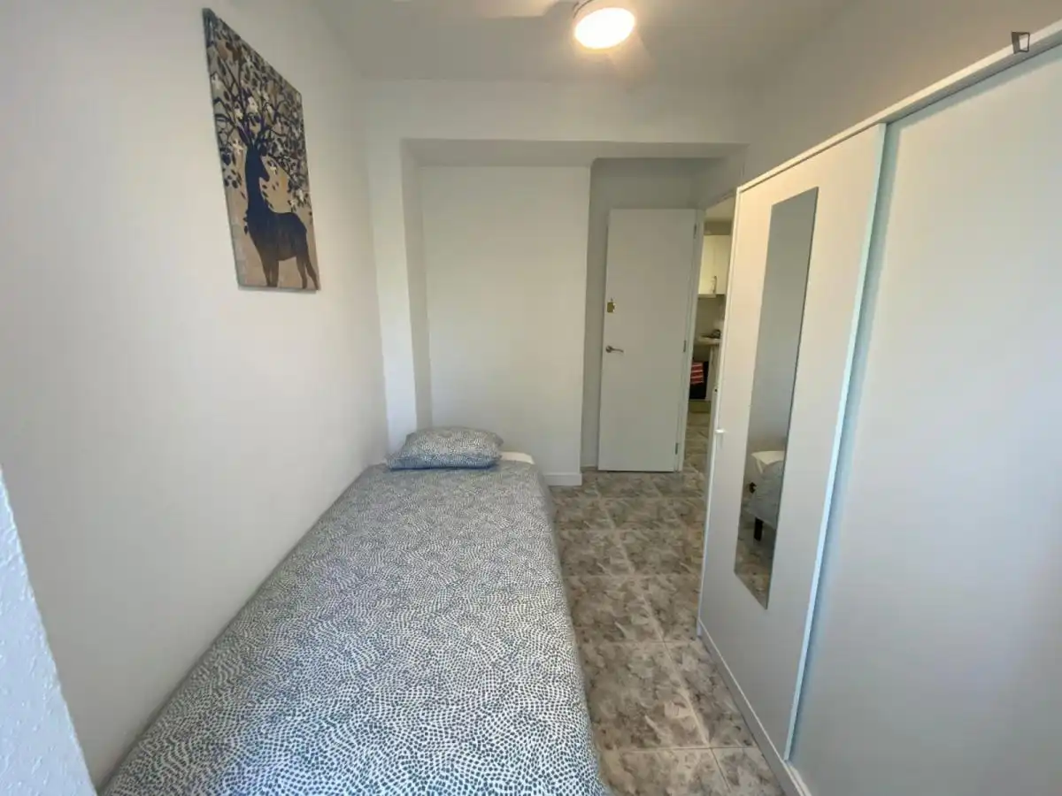 Room in Los Rosales