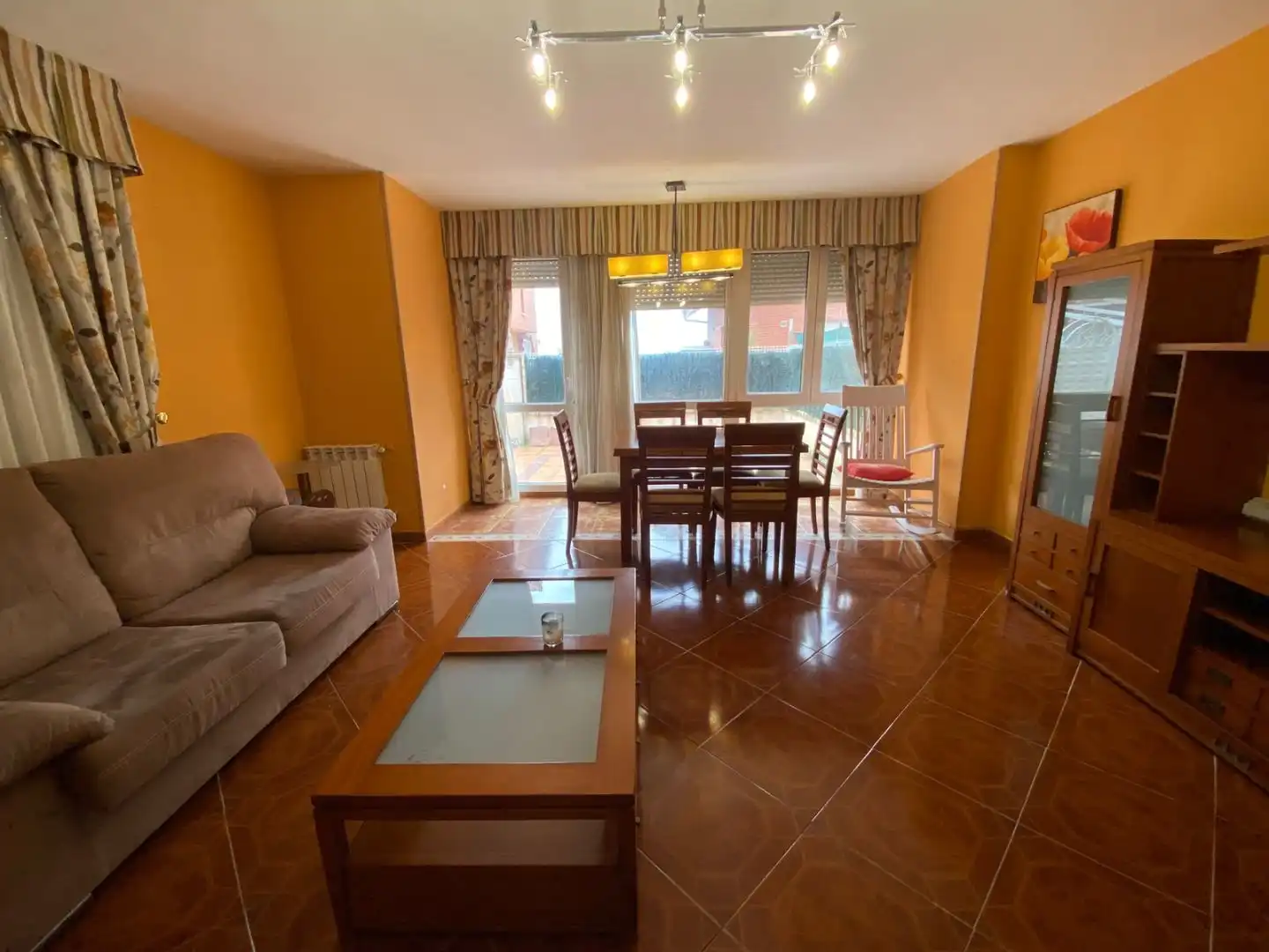 Sala d'estar de Casa o xalet en venda en Camargo amb Terrassa