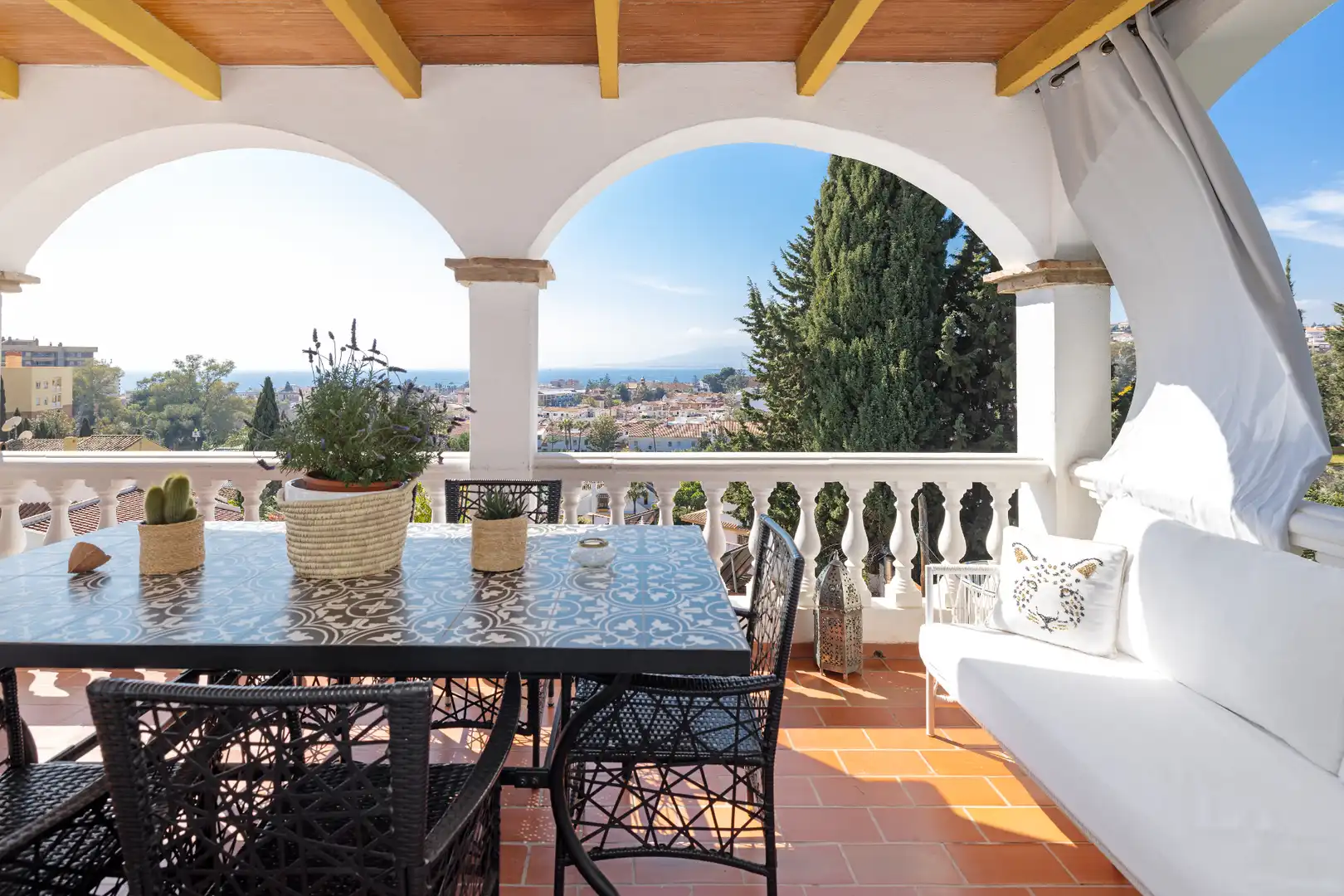Terrassa de Casa o xalet en venda en Málaga amb Aire condicionat, Calefacció i Jardí privat