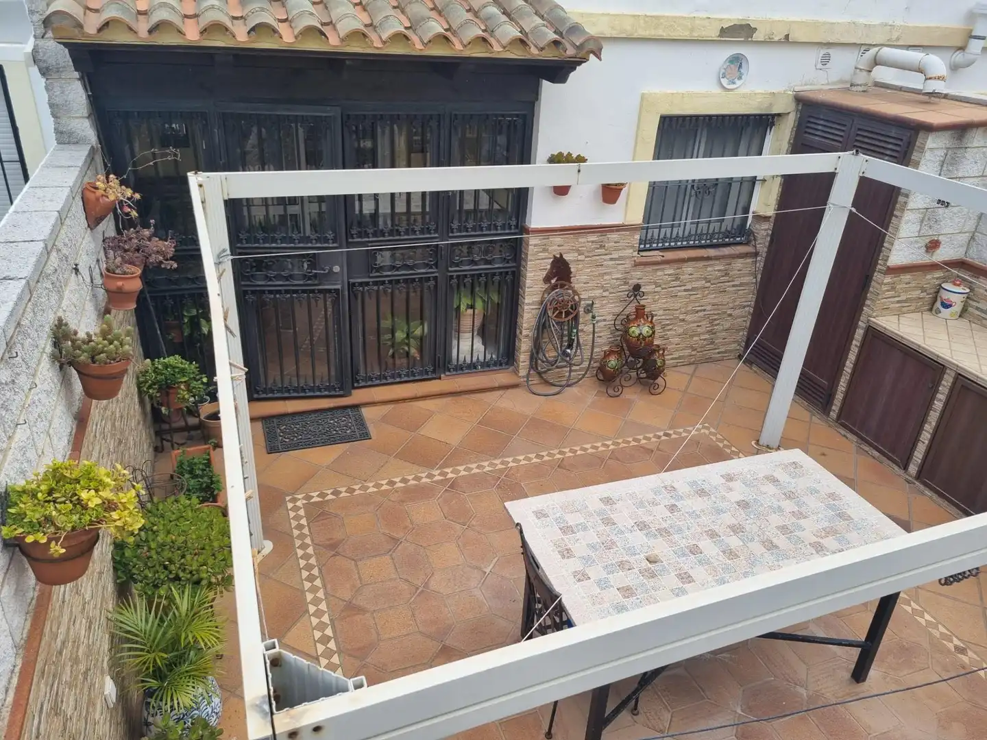 Terrassa de Casa adosada en venda en Algeciras amb Jardí privat, Traster i Piscina comunitària