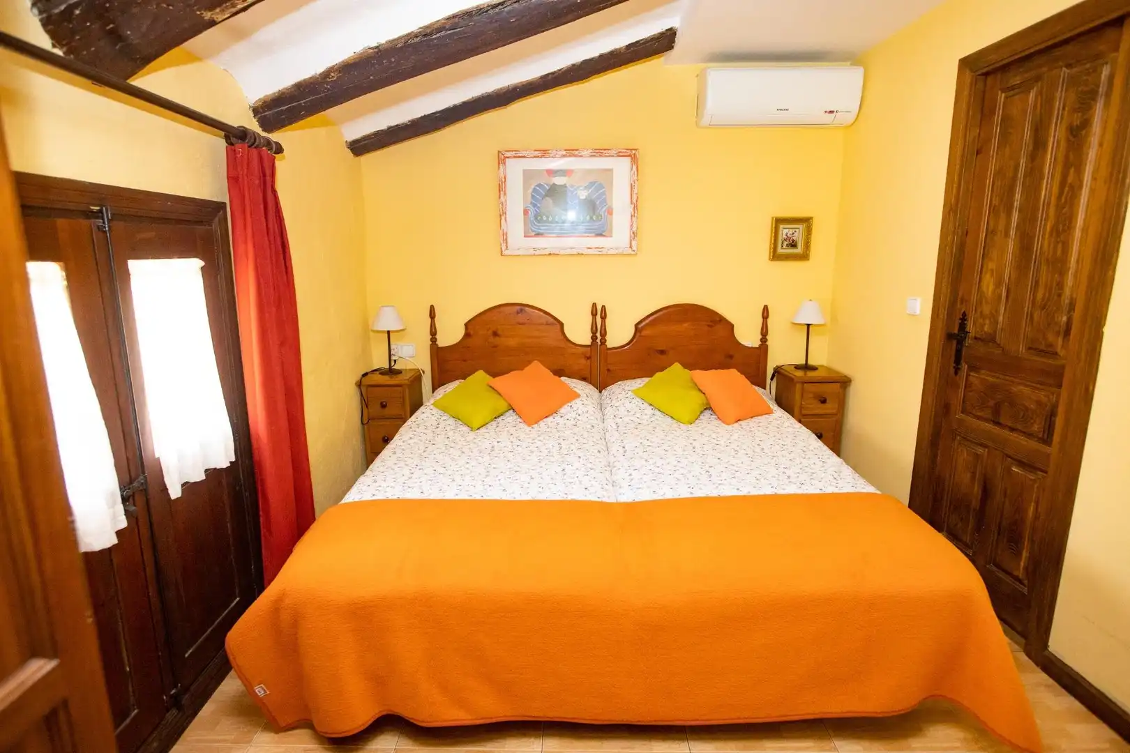 Schlafzimmer von Gebäude zum Verkauf in Siétamo