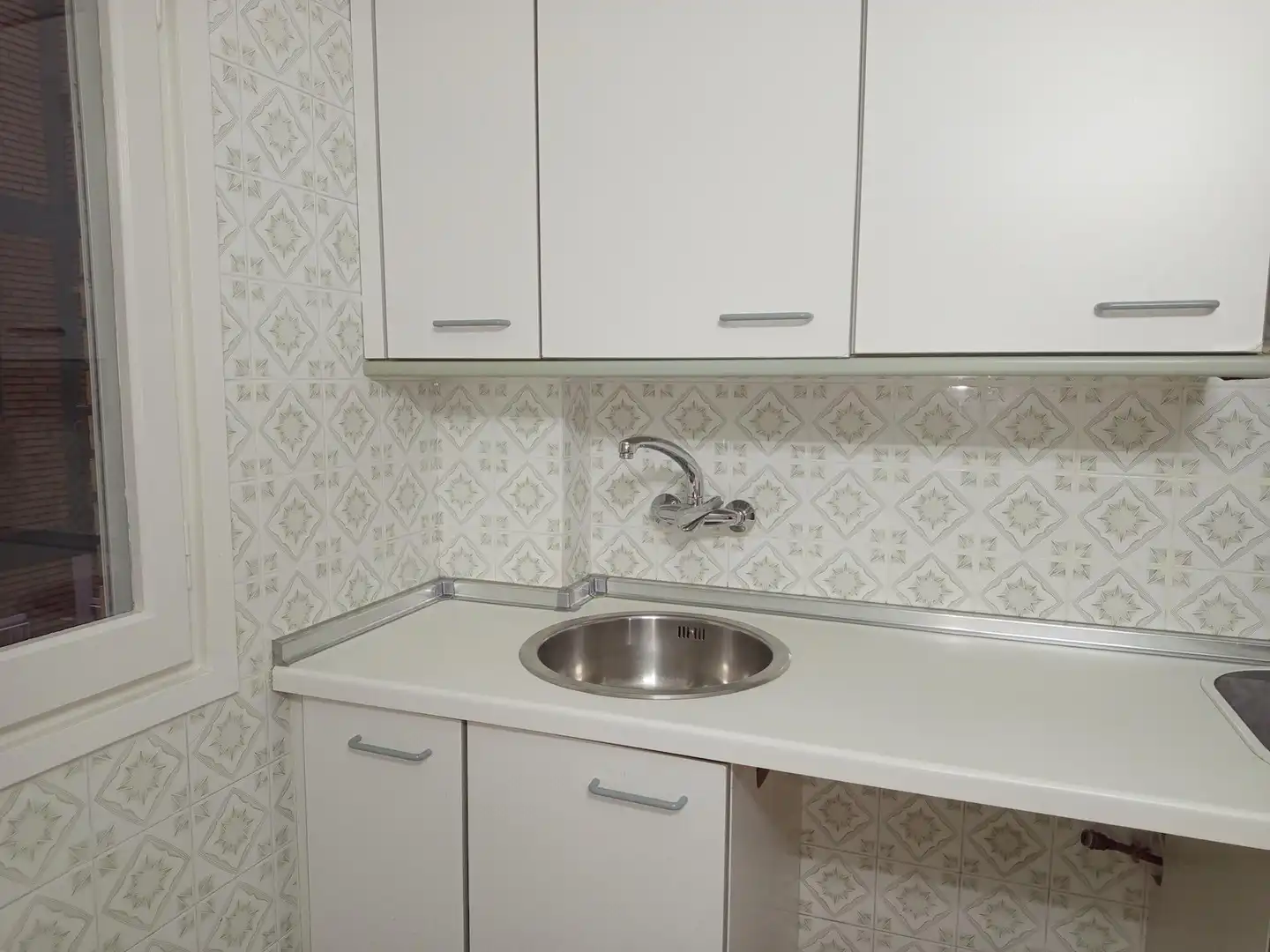 Kitchen of Flat for sale in Zaragoza  with Heating, Terrace and Balcony