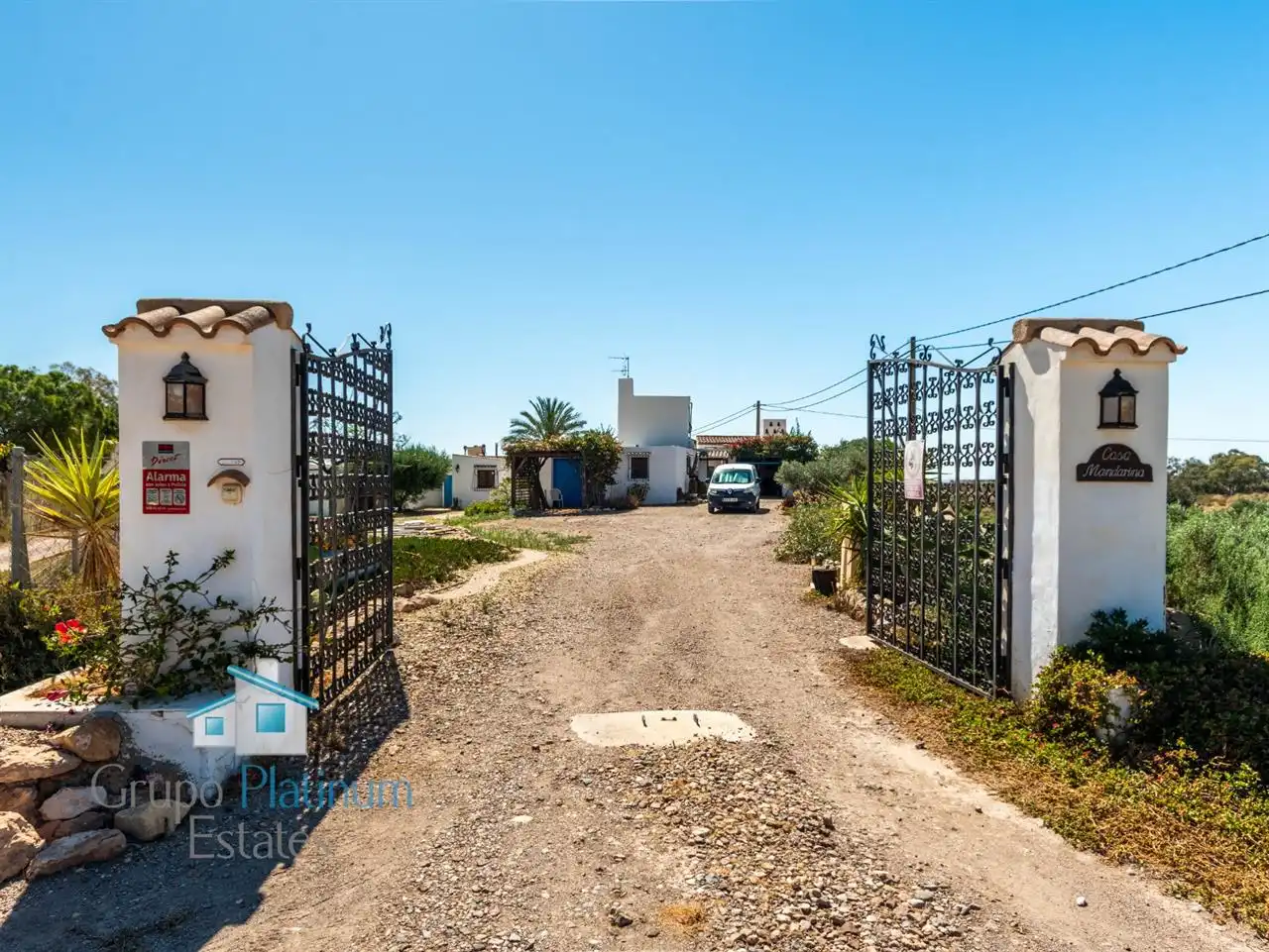 Vista exterior de Casa o xalet en venda en Águilas amb Aire condicionat, Calefacció i Jardí privat
