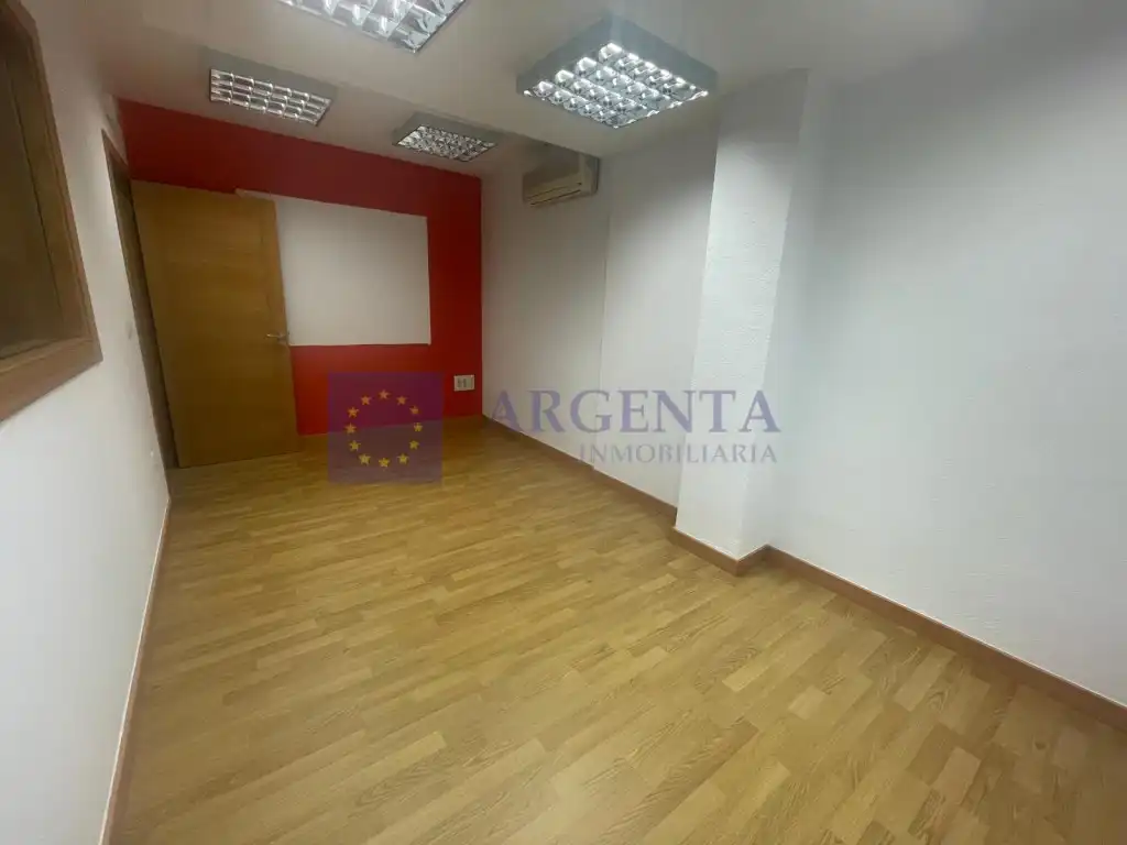 Local comercial en alquiler en Avenida España, imagen 8