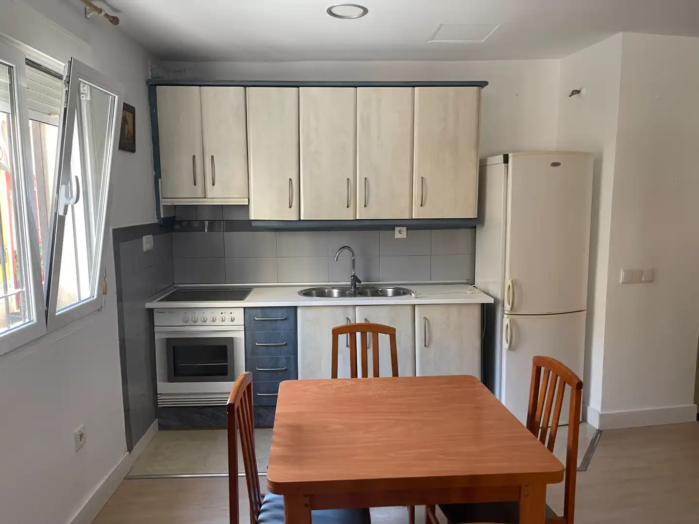 Cocina de Apartamento en venta en Almería con Calefacción, Amueblado y Alarma