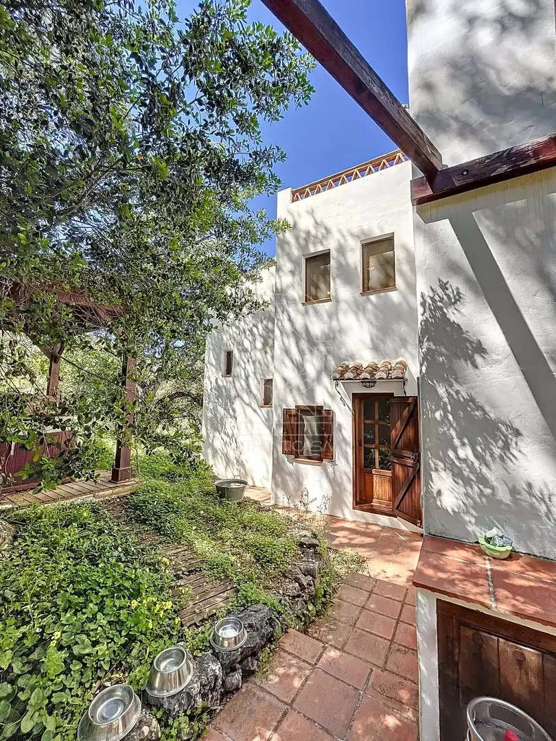 Vista exterior de Finca rústica en venta en Comares con Aire acondicionado, Jardín privado y Terraza