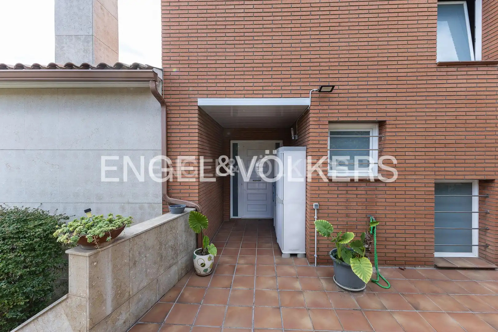 Exterior view of Houses for sale in Sant Boi de Llobregat  with Air Conditioner, Heating and Private garden