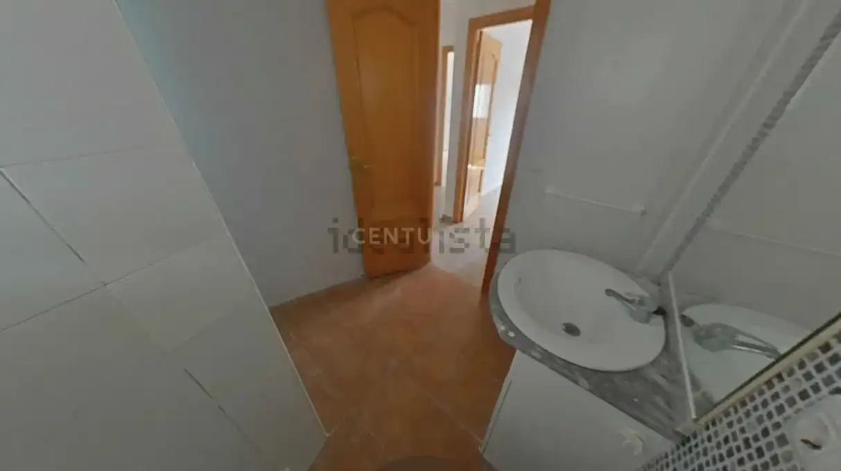 Baño de Apartamento en venta en Yátova