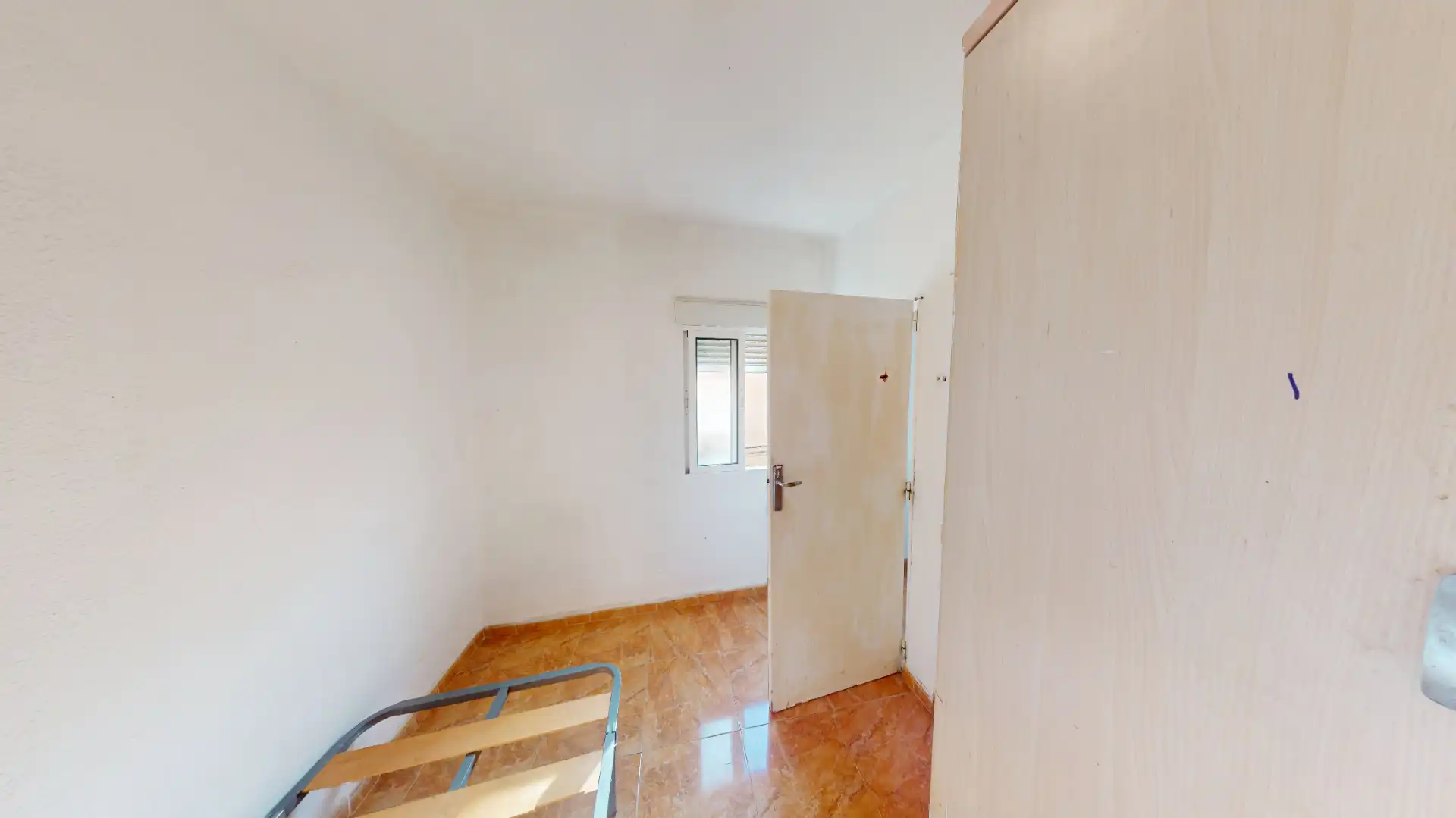 Habitación de Piso en venta en Almería con Amueblado, Balcón y Alarma