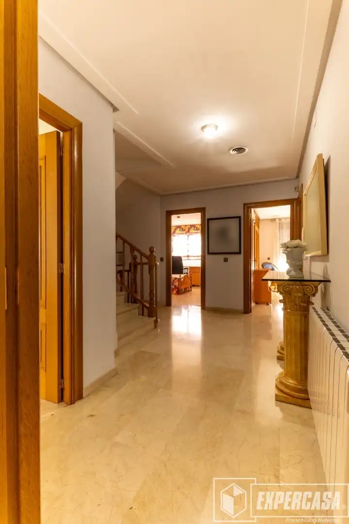 Casa o xalet en venda en Alaquàs amb Aire condicionat, Terrassa i Piscina