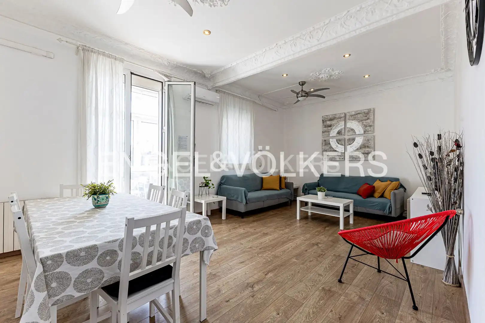 Wohnzimmer von Wohnung zum Verkauf in Barcelona mit Klimaanlage, Heizung und Parkett
